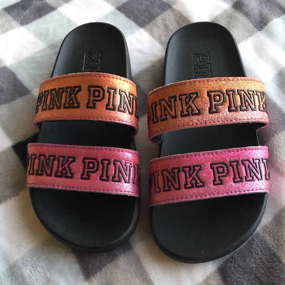 **SALE**A cute pair of Victoria Secret PINK slides